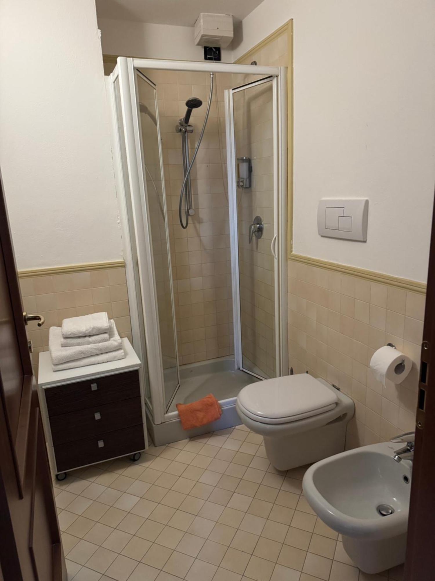Ampio Monolocale Apartment Бреша Екстериор снимка